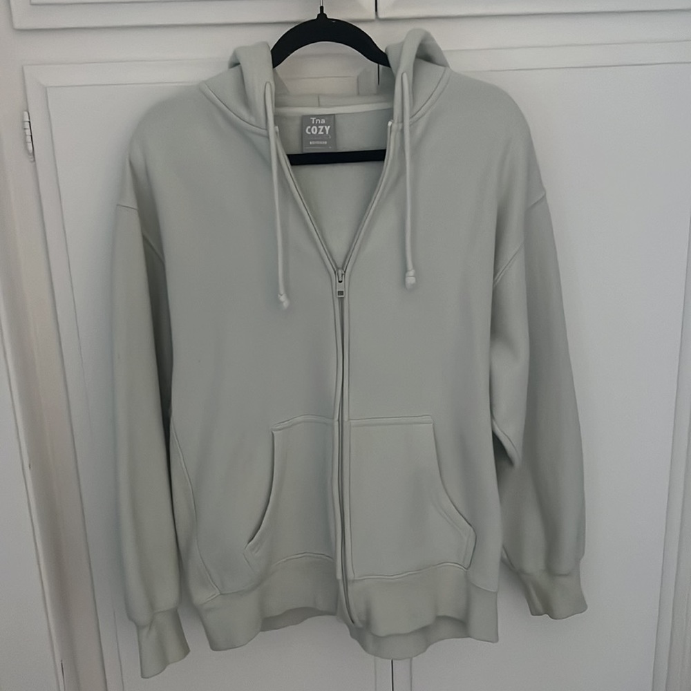 aritzia TNA cozy zip up hoodie
